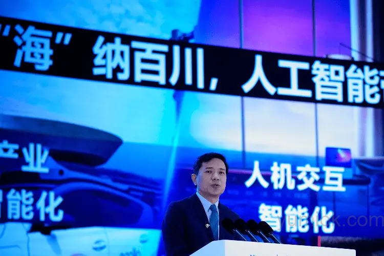 百度李彦宏预言：2025年ai应用将迎来井喷式增长