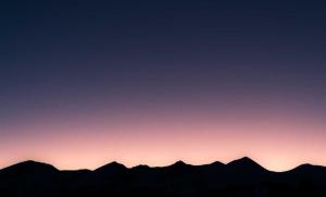 入门即享半固态电池！上汽 MG 4X 惊艳亮相：发光 LOGO 加持，智驾博弈大模型也来了