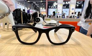 Meta 纽约第五大道旗舰店永久开业：AI 智能眼镜成零售新王牌