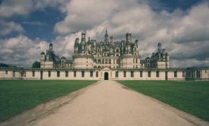 DeepSeek 在内蒙古乌兰察布设立数据中心：开启大规模高薪招聘