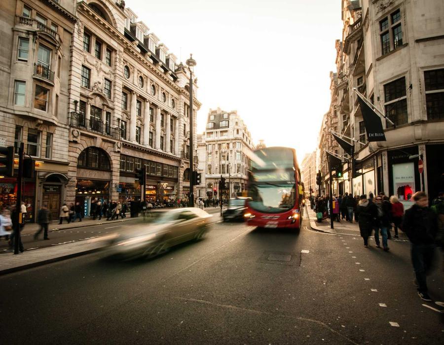 教育公平 AI 助力资源均衡分配数字学校