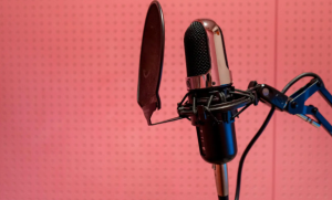 配音演员集体抵制AI仿声：单日侵权超700例，