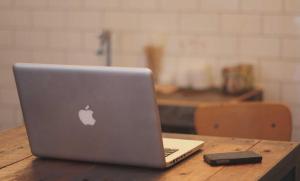 DeepSeek-V4开源登顶：1.6T参数全球最大开源模型，Flash版仅0.28美元/百万token