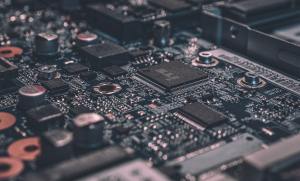 Intel发布OpenVINO 2026.3：300亿参数MoE仅需16GB内存，AI推理效率大幅提升